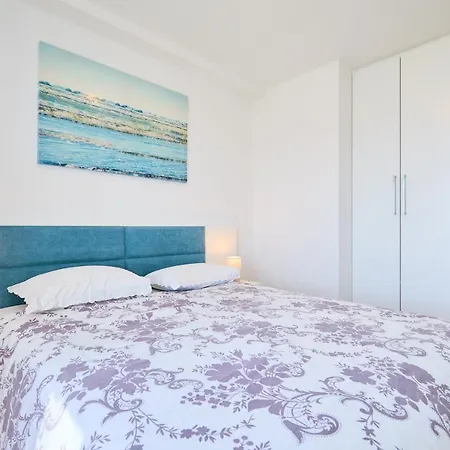 Apartamento Stiga 4 - New 2 Bedroom Babino Polje
